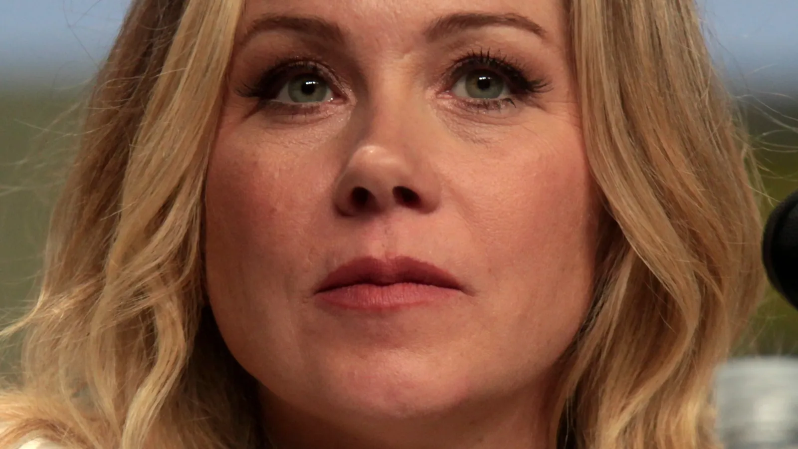 Foto de Christina Applegate em evento público em 2014.